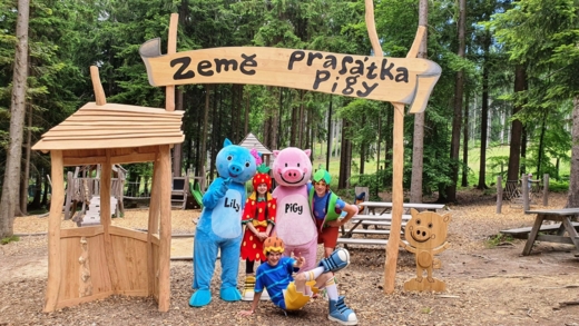 Kouzlení, tancování, hry a zábava bude s prasátkem Pigy v Království lesa na Lipně už tuto sobotu!